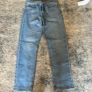 Levis Wedgie Straight Slim Jeans